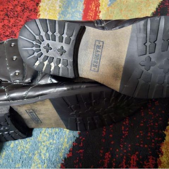 Steve Madden Chelsea Boots - Picture 2 of 3